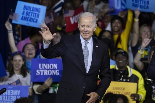 Biden felicita por teléfono a algunos de los ganadores en las elecciones.