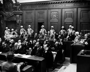 Los juicios de Nuremberg, en medio del trauma y los escombros dejados por el desastre de la guerra. En la imagen, los acusados.