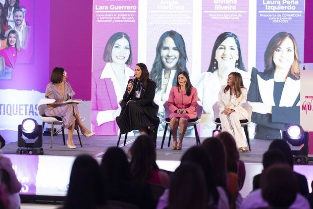 Lara Guerrero, Angie Martínez, Biviana Riveiro y Laura Peña Izquierdo.