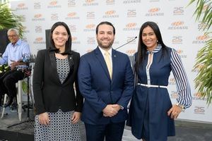 Belen Cruz, Javier Abbott & Berenice Canela.