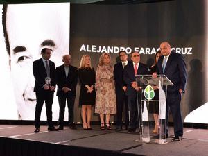 Alejandro Farach Olavarrieta, William Keesee, Carmen Olavarrieta, Maité Fernández, Roberto Frankenberg, Celso Juan Marranzini, Circe Almánzar, Alejandro Farach.