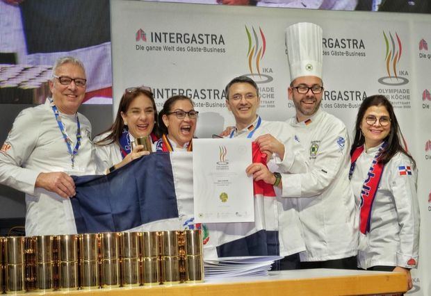 Ana Lebrón posa con la medalla de Oro que conquistó en las Olimpiadas IKA Gastronómicas, en Alemania.Uno de los platos de la chef dominicana Ana Lebrón premiados con medalla de Oro en las Olimpiadas IKA Gastronómicas, en Alemania.