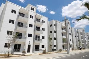 El presidente Luis Abinader encabezó este martes la inauguración de 500 nuevos apartamentos, correspondientes a la primera etapa del proyecto habitacional Mi Vivienda San Luis. 
