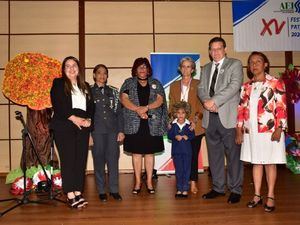 Reconocimiento a Ginny Heinsen, pionera de los programas educativos de reciclaje en nuestro país.