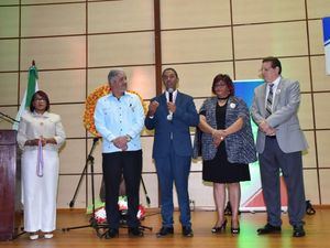 Recocimiento a Domingo Contreras creador del Centro de Innovación Atabey.