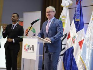 Arie Hoekman, calificó la elaboración del plan como un gran logro felicitó a la gestión del Ministerio de la Juventud por motorizarlo.