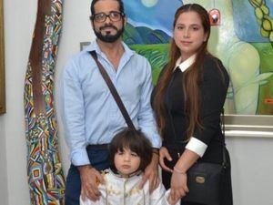 Elvis Samuel Campiano, Lian Campiano (pintor más joven del mundo, 3 años) e Indira Véliz.