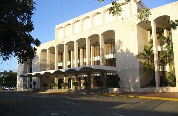 Teatro Nacional Eduardo Brito.