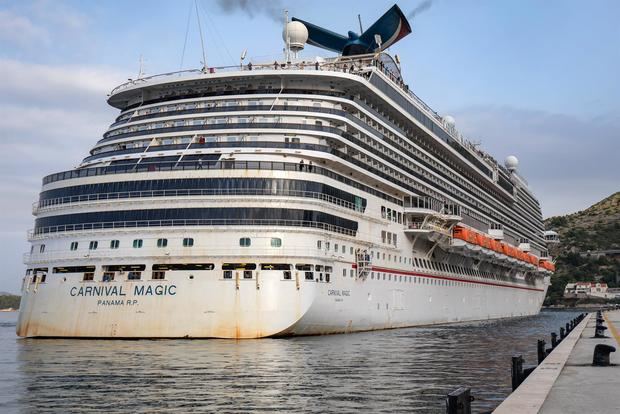 Fotografía de archivo del crucero Carnival Magic.