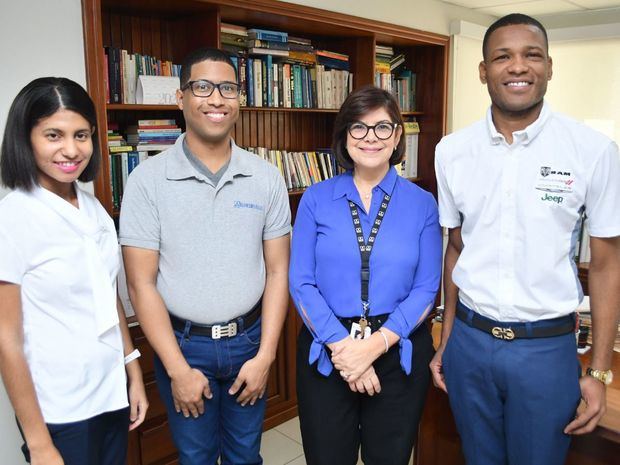 Ana Daniela Correa, Freddy Ferreras, Clara Santa Cruz Directora de Recursos Humanos y Rafael Zayas.