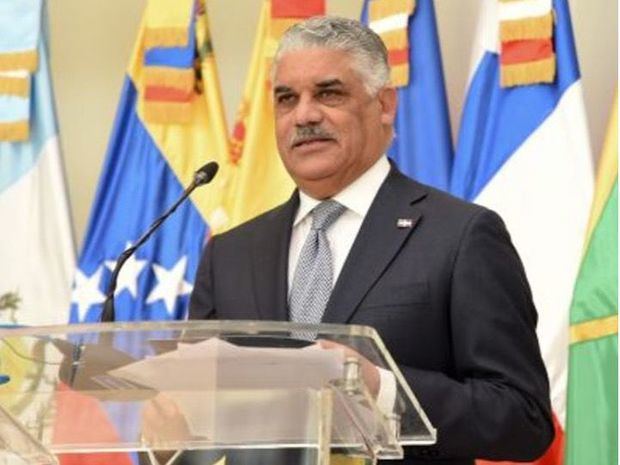 El canciller dominicano, Miguel Vargas, informó este sábado de que el Gobierno de la India donó al país 200,000 tabletas de hidroxicloroquina.
