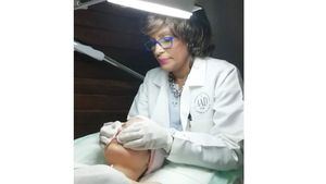 Doctora Raisa Acosta realiza consultas dermatológicas de manera virtual