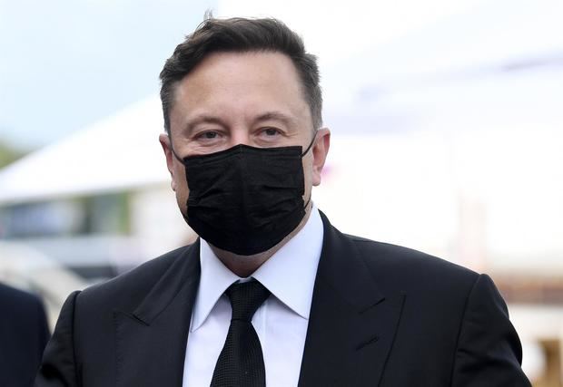 Fotografía de archivo en la que se registró al multimillonario empresario estadounidense y consejero delegado de Tesla, Elon Musk, en Berlín, Alemania.