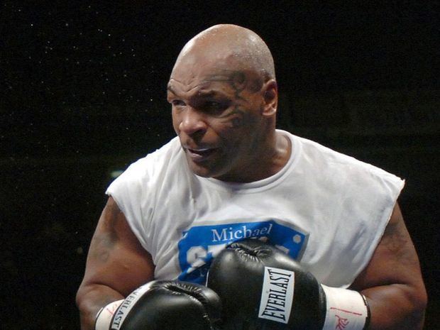 Mike Tyson volverá al boxeo para dar exhibiciones.