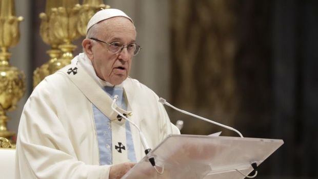 El papa pide que familias continúen la cuarentena en paz y con creatividad