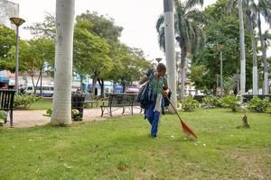 Colaboradores ADN en operativos simult&#225;neos de limpieza y orientaci&#243;n ciudadana