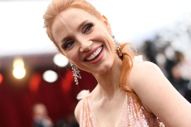 Jessica Chastain en la alfombra roja de los Oscar 2022.