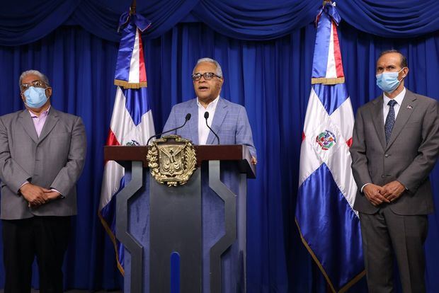 Ministro de Salud explica alcance jornadas de intervención sanitaria.