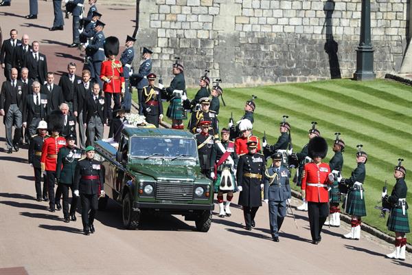 Un funeral íntimo y militar para despedir a Felipe de Edimburgo.