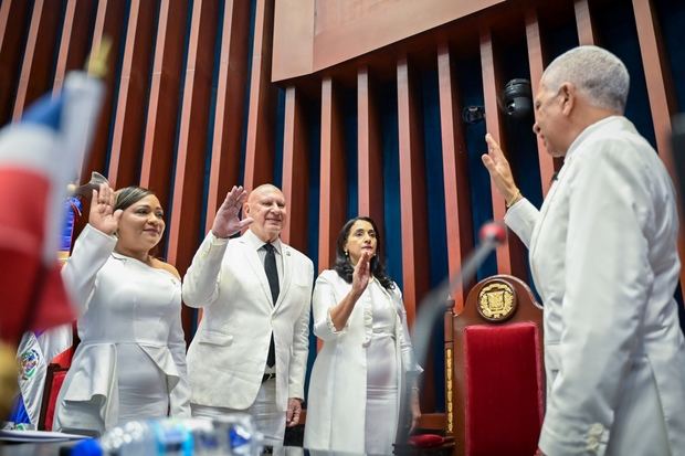 Senado de la República juramenta Bufete Directivo 