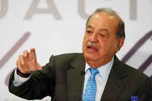 Carlos Slim ofrece rehabilitar tramo colapsado del metro de Ciudad de México