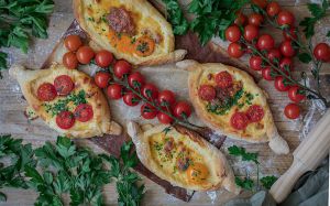 Khachapuri, un plato de tradición georgiana con alma italiana en la República Dominicana