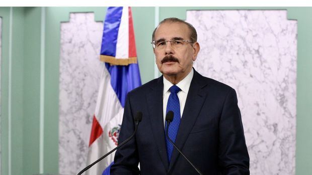 Presidente de la República Danilo Medina durante su discurso al pueblo dominicano, en el cual resaltó los cuatro grandes desafíos simultáneos del país, a los que el Gobierno está dando respuesta.

 

Enlace noticia:

