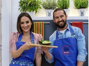 Foto de TVE sobre el programa 'Cocina al punto' con Tamara Falcó y Javier Peña. 
