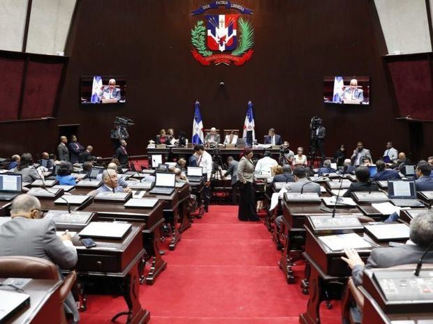 Diputados aprueban observaciones a ley de educación y comunicación ambiental.