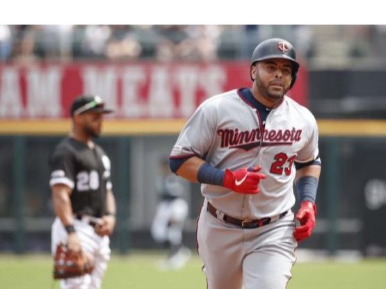 Dominicanos brillan con el bate en tercera jornada de MLB
 
