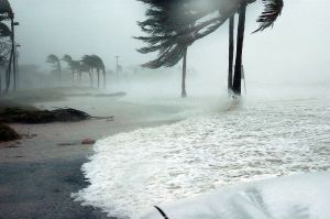 Onamet espera que potencial ciclón pase esta noche a ser la tormenta Isaías