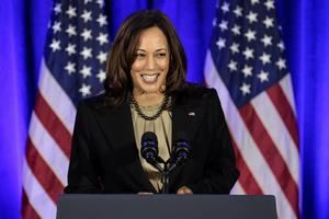 Kamala Harris da negativo a la covid-19, tras su contacto con un funcionario asintomático