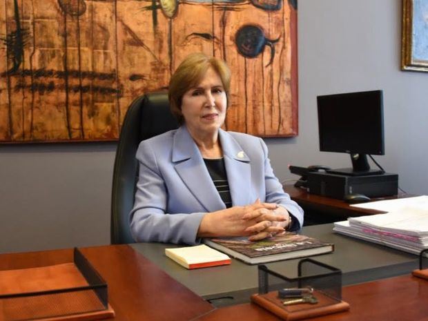 Ministra de Cultura, Carmen Heredia.