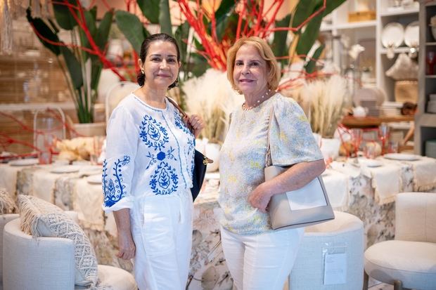 Nelly Alba y Gisela Ovalles.