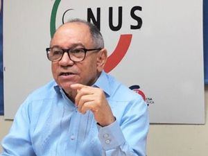 Pepe Abreu propone “Diálogo Tripartito” para evitar empeoramiento de crisis