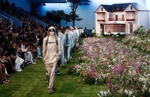 El jardín soñado de Christian Dior conquista la moda hombre en París.