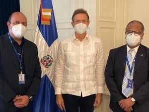 Autoridades sector aeronáutico nacional e internacional giran visita al Canciller