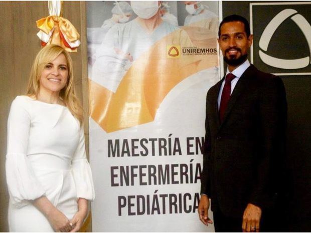 Dra. Dhamelisse Then Vanderhorst, Directora General del Hospital Pediátrico Hugo Mendoza, junto al Dr. Wady Ramírez, Rector de UNIREMHOS.