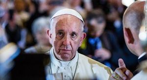 Francisco a padres de hijos LGBT: El papa los ama porque son hijos de Dios