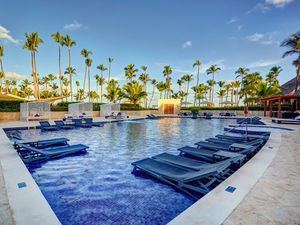 Área de la piscina Royalton Punta Cana.