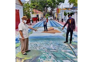 Al centro la ministra de Cultura. profesora Carmen Heredia, con los viceministros Giovanny Cruz y 