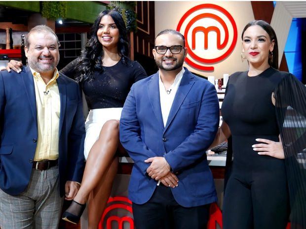 En la foto el cast principal de Masterchef RD: Leandro Díaz, Inés Páez Nin, Saverio Stassi y Hony Estrella.