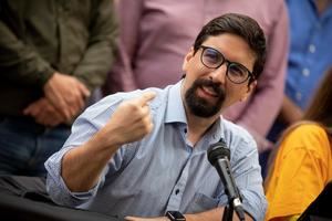 Liberan a un exdiputado opositor venezolano preso, tras el inicio del diálogo