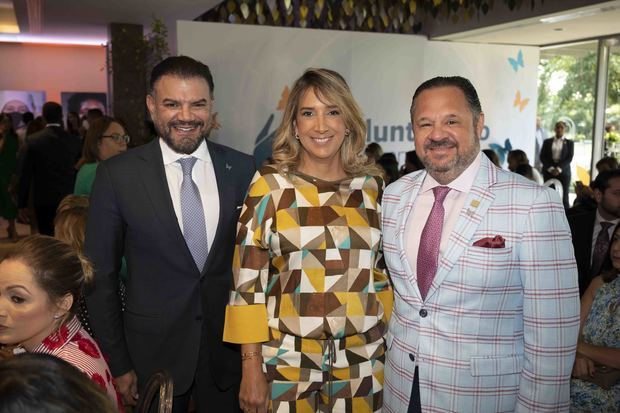 Andrés Van der Horst, Laura Paulino de Fuentes y Henry Fuentes.