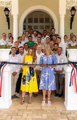 Corte de cinta inauguración de Cayo Levantado Resort.