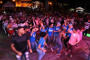 Una gran cantidad de público se dio cita a las actividades del viernes en Plaza España