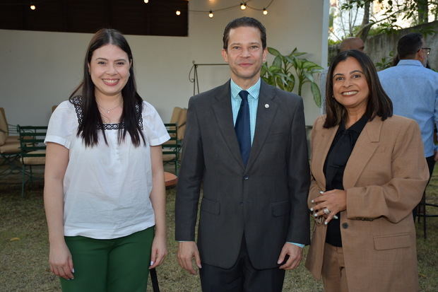 Wendy Liranzo, Edwin Espinal y Giselle López.