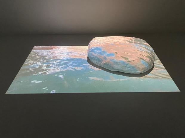 Fotografía personal cedida donde se muestra la obra 'Where Water and Rock Collide' (2004) de Wendy Wischer que forma parte de la exposición 'Trascendencia Natural' que se inaugura el próximo 16 de junio en la sala Oolite Arts en Miami Beach, Florida, EE.UU.