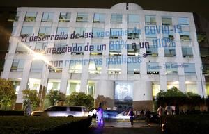 Protestan ante las oficinas de Pfizer en México para que libere patentes