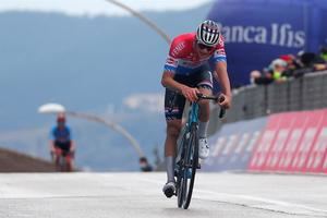 Van der Poel hace la heroica en quinta etapa, Pogacar aumenta su ventaja